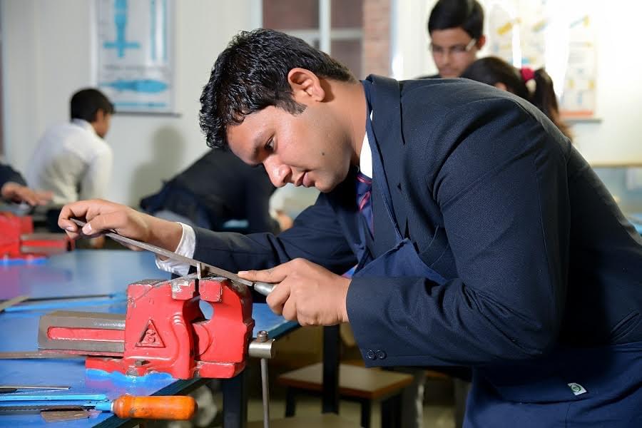 Mangalmay Institute of Engineering and Technology Greater Noida Laboratory photo 5